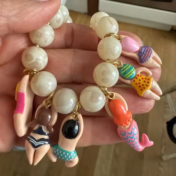 Beach Babes Beaded Charm Necklace - Picture 9 of 16